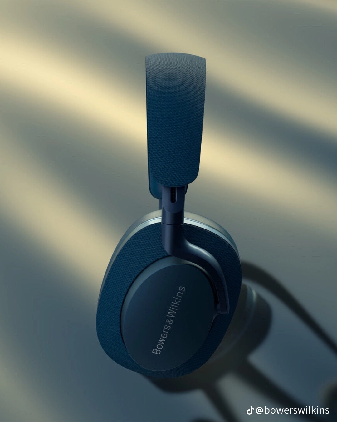 Bowers & Wilkins Px7 S2 Casque Supra-auriculaire sans Fil avec Bluetooth 5.0 et Charge Rapide, 30 Heures de Lecture et Microphone intégré